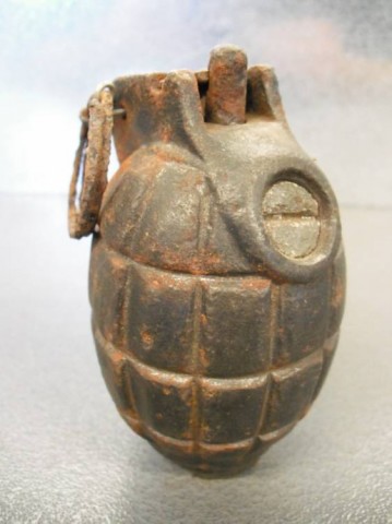 F - ARMI DISATTIVATE - GRANATE-PROIETTILI (GP) - BOMBA A MANO MILLS N�23 MKII