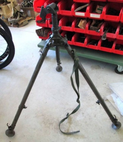 H - ACCESSORI -  - G - TREPPIEDE  ANTIAEREO  x  MG.42  (Postbellico)