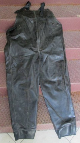 I - MILITARIA STORICA -  - KM  PANTALONI GOMMA NERA U-BOOT