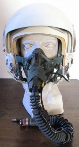 M - AVIAZIONE >1945 -  - USA   Casco  Pilota   HGU/22-26P  Double Visor