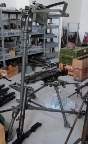 H - ACCESSORI -  - TREPPIEDE A TERRA E ANTIAEREO  PER M2HB.