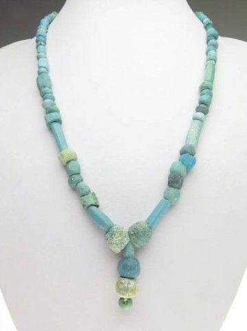 B - ARCHEOLOGIA - COLLANE (CO) - COLLANA ROMANA CON PERLE DI VETRO BLU E FAIENCE (23)