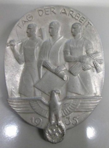 I - MILITARIA STORICA -  - DISTINTIVO  �Tag der Arbait 1935� (2)