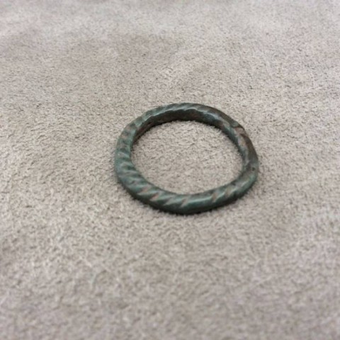 B - ARCHEOLOGIA -  - Anello a Torciglione Vichingo in Bronzo �  VIII-XI  sec. d.C.
