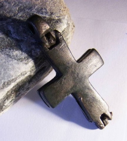 A - ANTIQUARIATO -  - Medaglione/Reliquia �a Croce� Bizantina in Bronzo con Decorazioni �  VIII-XI sec. d.C. (236)