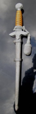 D - ARMI BIANCHE -  - DAGA UFF. LW  Mod. II  (3) + Troddel							450,00