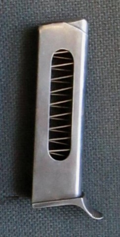 H - ACCESSORI - SERBATOI - SERBATOIO BERETTA  M.34 Cal. 9 Corto   (BELLICO)