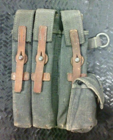 I - MILITARIA STORICA - EQUIPAGGIAMENTO (EQ) - PORTACARICATORI  LW-FJ  MP.38/40   TELA BLU.