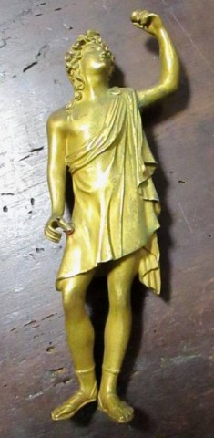 A - ANTIQUARIATO - SCULTURE (SC) - Scultura Neoclassica di Sacerdote Etrusco in Bronzo dorato  cm. 17,0 � Sec. XVIII-XIX.