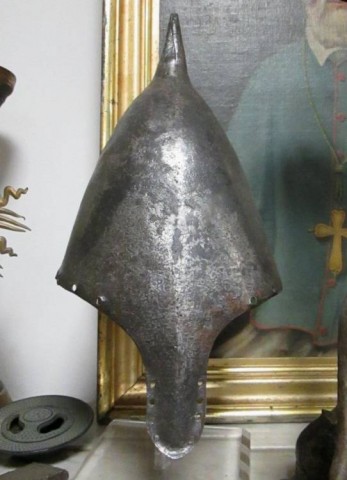 C - ARMI ANTICHE - ELMI (EL) - ELMO  �VAREGO� IN FERRO  ca. 1300-1320.