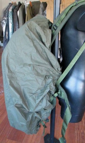 N - ESERCITO/MARINA  >1945 -  - FR	SACCA  COPRIZAINO 50-90 Litr  NYLON VERDE.				40,00