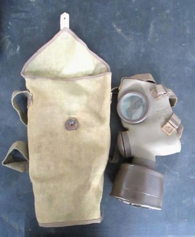 I - MILITARIA STORICA -  - REI   MASCHERA ANTIGAS T.35 + CONTENITORE						100,00