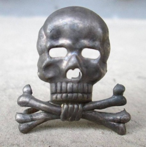 I - MILITARIA STORICA - DECORAZIONI (D) - HEER  TESCHIO x Schirmutze/Feldmutze  17� Rgt. Infanterie.