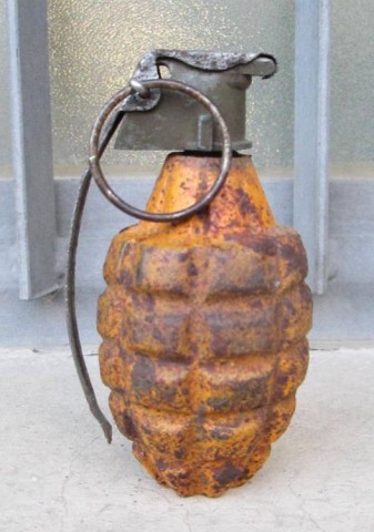 F - ARMI DISATTIVATE -  - US  BOMBA MK1 HE  (Gialla).								250,00