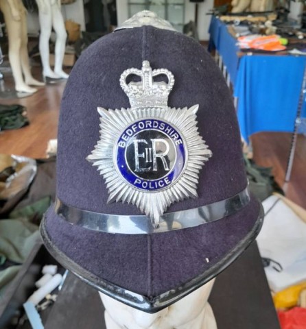 I - MILITARIA STORICA - COPRICAPI (C) - GB  	CASCO DELLA BEDFORDSHIRE POLICE.