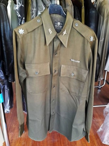 I - MILITARIA STORICA - DIVISE (DI) - USAAF  CAMICIA PILOTA LANA VERDE  MAGGIORE c./BREVETTO VOLO..