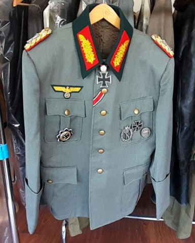 I - MILITARIA STORICA - DIVISE (DI) - HEER   GIACCA + PANTALONI  DA  FELDMARESCIALLO (CINEMA  ANNI �70).