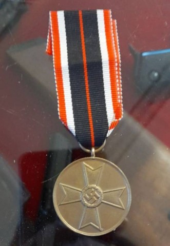 I - MILITARIA STORICA -  - MEDAGLIA   AL MERITO  (KriegsVerndienst Medaille) (3)  + NASTRINO
