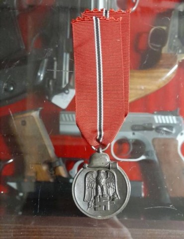 I - MILITARIA STORICA -  - WH   MEDAGLIA PER LA CAMPAGNA INVERNALE   1941/42 (4).