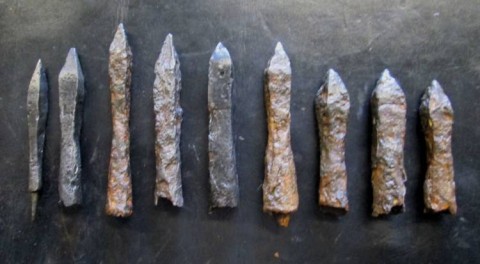 C - ARMI ANTICHE - ARMI DA BOTTA  (BO) - PUNTE DI VERRETTONI  IN FERRO  SEC.XIII