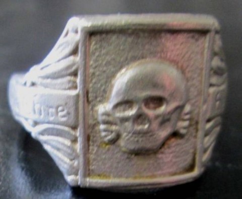 I - MILITARIA STORICA - DECORAZIONI (D) - ANELLO  SS  Totenkopf  M.E.H.T.  (Copia)