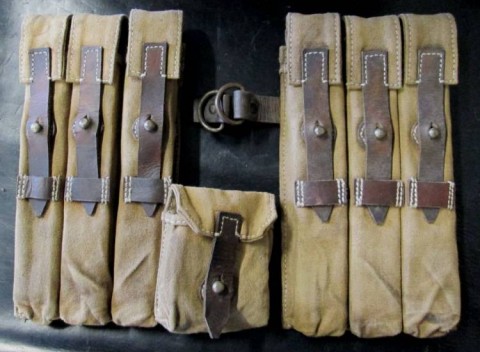 I - MILITARIA STORICA -  - COPPIA PORTACARICATORI   MP.38/40 GIALLO CONTINENTALE