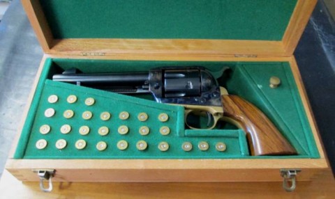 C - ARMI ANTICHE - PISTOLE (P) - REVOLVER COLT FRONTIER Mod. 1873  Cal. 44  (REPLICA a SALVE)