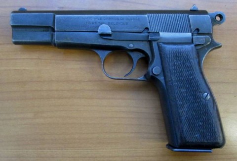 F - ARMI DISATTIVATE - PISTOLE (P) - PISTOLA BROWNING M. HP.35 con WaA (P.35b) -2  scarr.