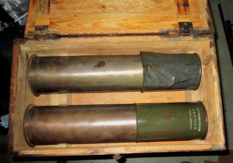 F - ARMI DISATTIVATE -  - CASSETTA PORTABOSSOLI  �s 10cm K.18�  10,5 cm.  + 2 BOSSOLI + 2 COPRIBOSSOLI