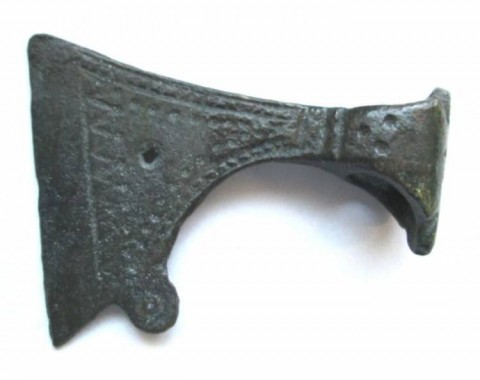 B - ARCHEOLOGIA -  - Pendente ad Ascia Vichingo in Bronzo  �  X-XII  sec. d.C. (209)