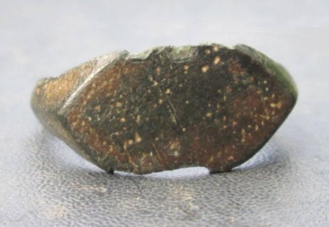 B - ARCHEOLOGIA -  - Anello Esagonale Vichingo in Bronzo �  VIII-XI  sec. d.C.  (197b)