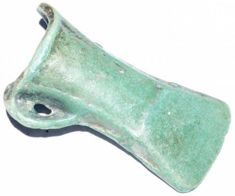 B - ARCHEOLOGIA - ARMI (AR) - Ascia a Imbuto con Occhiello laterale in Bronzo � Hallstatt C - VIII-VII sec. a.C.