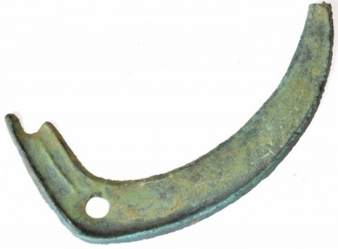 B - ARCHEOLOGIA -  - Falce in Bronzo decorata � 14,5 cm. - 800-600 a.C. (42)