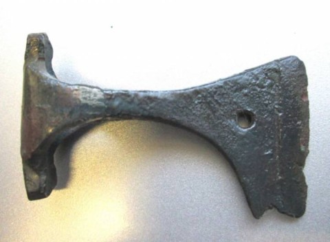 B - ARCHEOLOGIA -  - Pendente �ad Ascia� Vichingo in Bronzo  �  X-XII  sec. d.C. (235)