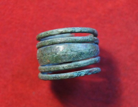 B - ARCHEOLOGIA -  - Anello Vichingo  a Spirale  in Bronzo  - VIII-XI sec. d.C.  (96)