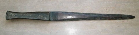 B - ARCHEOLOGIA - ARMI (AR) - Pugnale/Daga in Bronzo del Luristan � 37,5 cm. � XII-VIII sec. a.C.  (009)