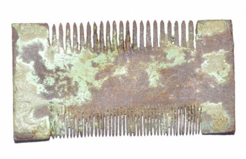 B - ARCHEOLOGIA - VARIE (V) - Pettine  Altomedievale Vichingo in Bronzo � VIII-XI sec. d.C.  (136)