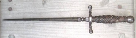 C - ARMI ANTICHE -  - STILETTO DA BOMBARDIERE SEC. XVII (2)