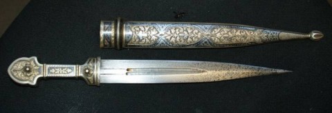 C - ARMI ANTICHE -  - KINDJAL  INTARSIATO IN ARGENTO  INIZIO  SEC. XIX