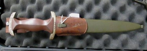 D - ARMI BIANCHE - COLTELLI - PUGNALI  (CP) - DAGA NPEA c/FODERO.