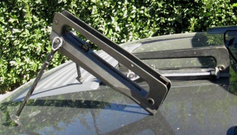 G - PARTI DI RICAMBIO -  - BIPIEDE + MANIGLIA  TRASPORTO  FAMAS  F.1