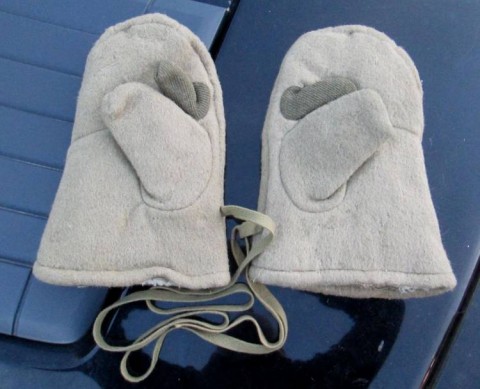 I - MILITARIA STORICA - DIVISE (DI) - GB  GUANTI INVERNALI 3 DITA.