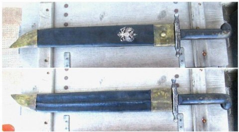 D - ARMI BIANCHE - COLTELLI - PUGNALI  (CP) - AU  DAGA da Pioniere M.1860  con Stemma Araldico.