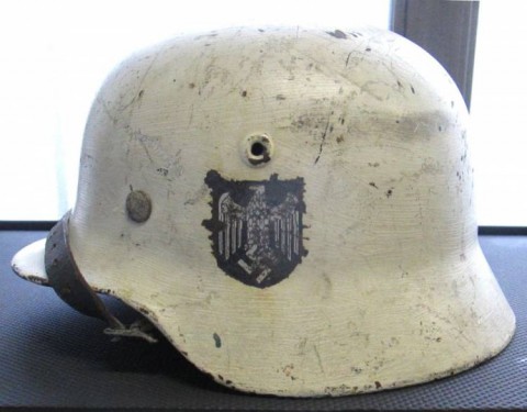 I - MILITARIA STORICA -  - HEER  ELMETTO M.40  BIFREGIO  MIMETISMO BIANCO.