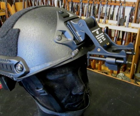 P - MATERIALE TIPO MILITARE - OTTICHE (O) - ATTACCO PER ELMETTO PORTAOTTICA NVT.