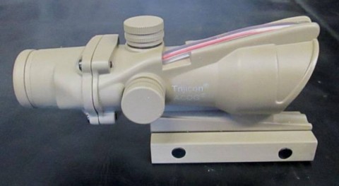 P - MATERIALE TIPO MILITARE - OTTICHE (O) - OTTICA  TRIJICON  ACOG 4x,   RETICOLO �BDC RED�.  SABBIA. (CLONE)