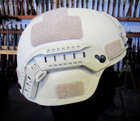 P - MATERIALE TIPO MILITARE - VESTIARIO (VE) - ELMETTO  �Fritz�  Balistico �Compass Armor� Kevlar Cat. IIIA .  Sabbia.