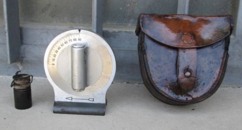 H - ACCESSORI -  - REI	BOLLA POSIZIONAMENTO MORTAIO 81 mm.  �OTO� + CUSTODIA.