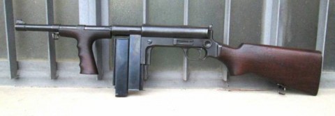  -  - US  UNITED DEFENCE �UD.42�  Cal. 9mm.