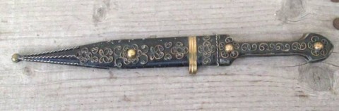 C - ARMI ANTICHE - PUGNALI (PU) - KINDJAL  CON DECORI FILIFORMI.  BRUNITO.  SEC. XIX			450,00